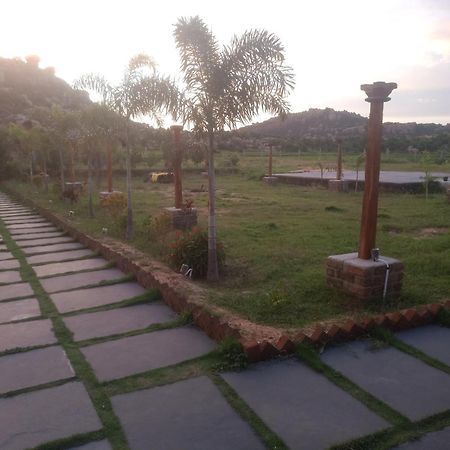 Hampi Nature Cottage ภายนอก รูปภาพ