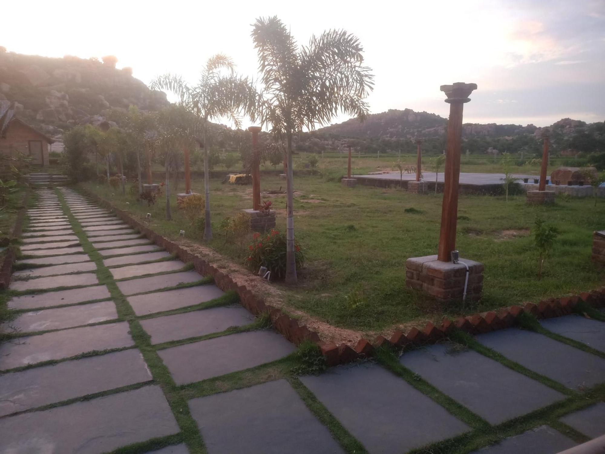 Hampi Nature Cottage ภายนอก รูปภาพ